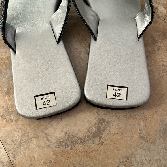 Vintage Women’s Rhinestone Beaded Sandals - Picture 3 of 5